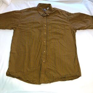 Greenwood short sleeve button down men’s large plaid